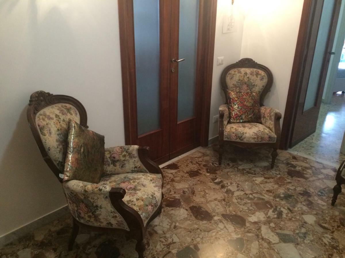 Roma Manuela'S Cozy Guest House Trastevere Exterior foto