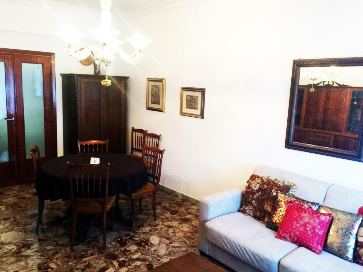 Roma Manuela'S Cozy Guest House Trastevere Exterior foto